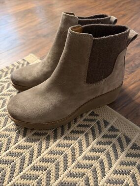 Comfortiva Taupe Suede Wedge Ankle Booties